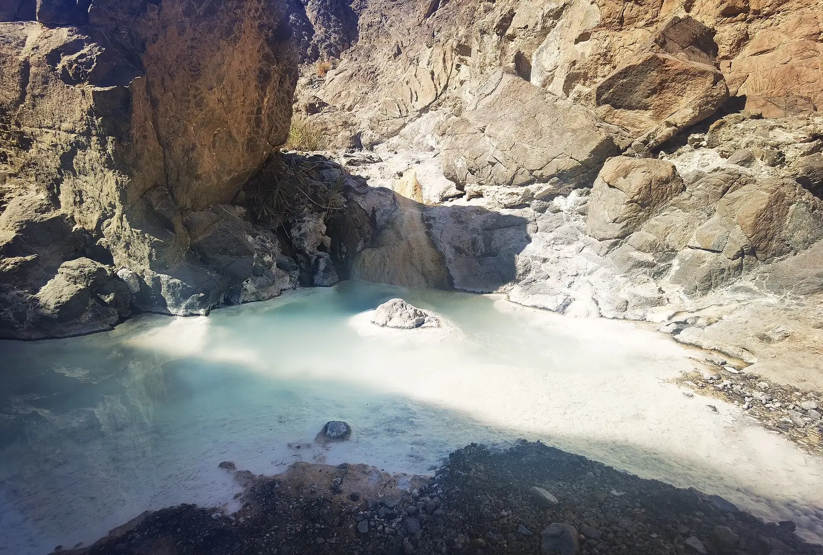 Wadi Safety in Fujairah: How Flash Floods Work and How to Avoid Them